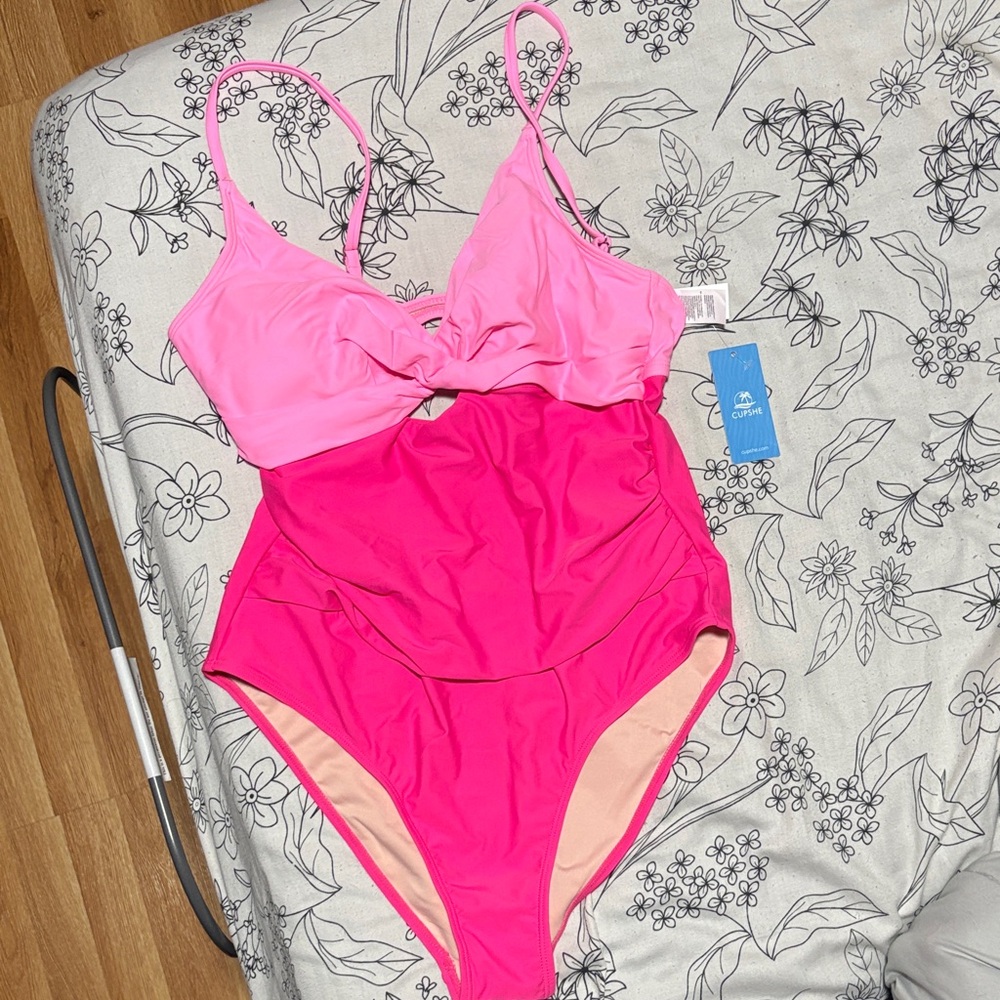 Cupshe Two-Tone Pink One-Piece Swimsuit - Light & Hot Pink